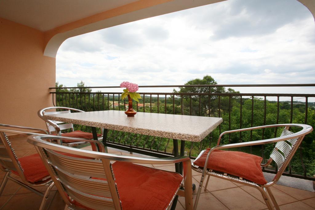 Apartments Neda - Porec South Room photo