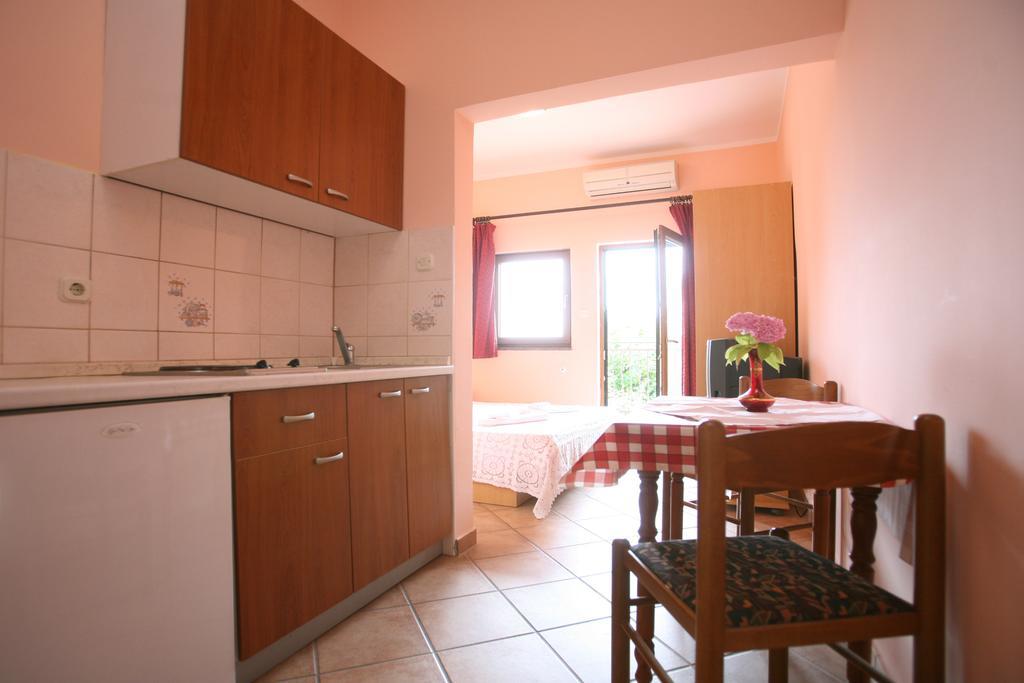 Apartments Neda - Porec South Room photo